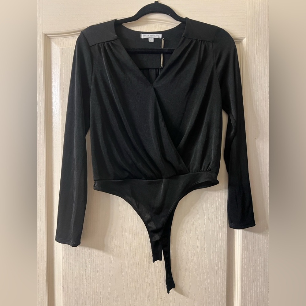 NWOT Green Envelope Charcoal V-Neck Top